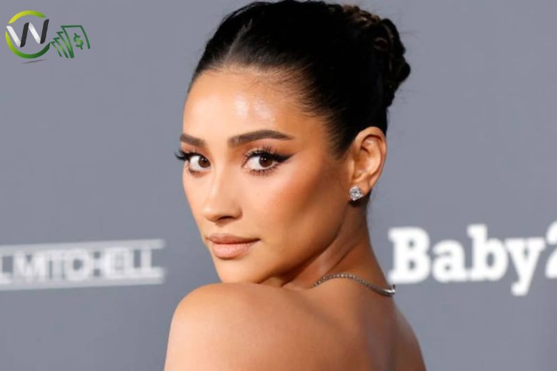 What is Shay Mitchell Net Worth 07/11/2024